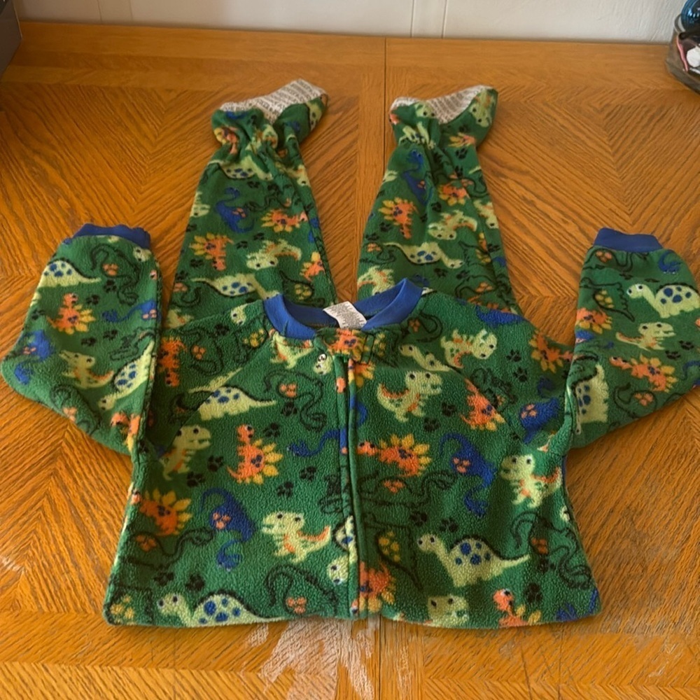 Preowned one piece pajamas - Picture 1 of 8